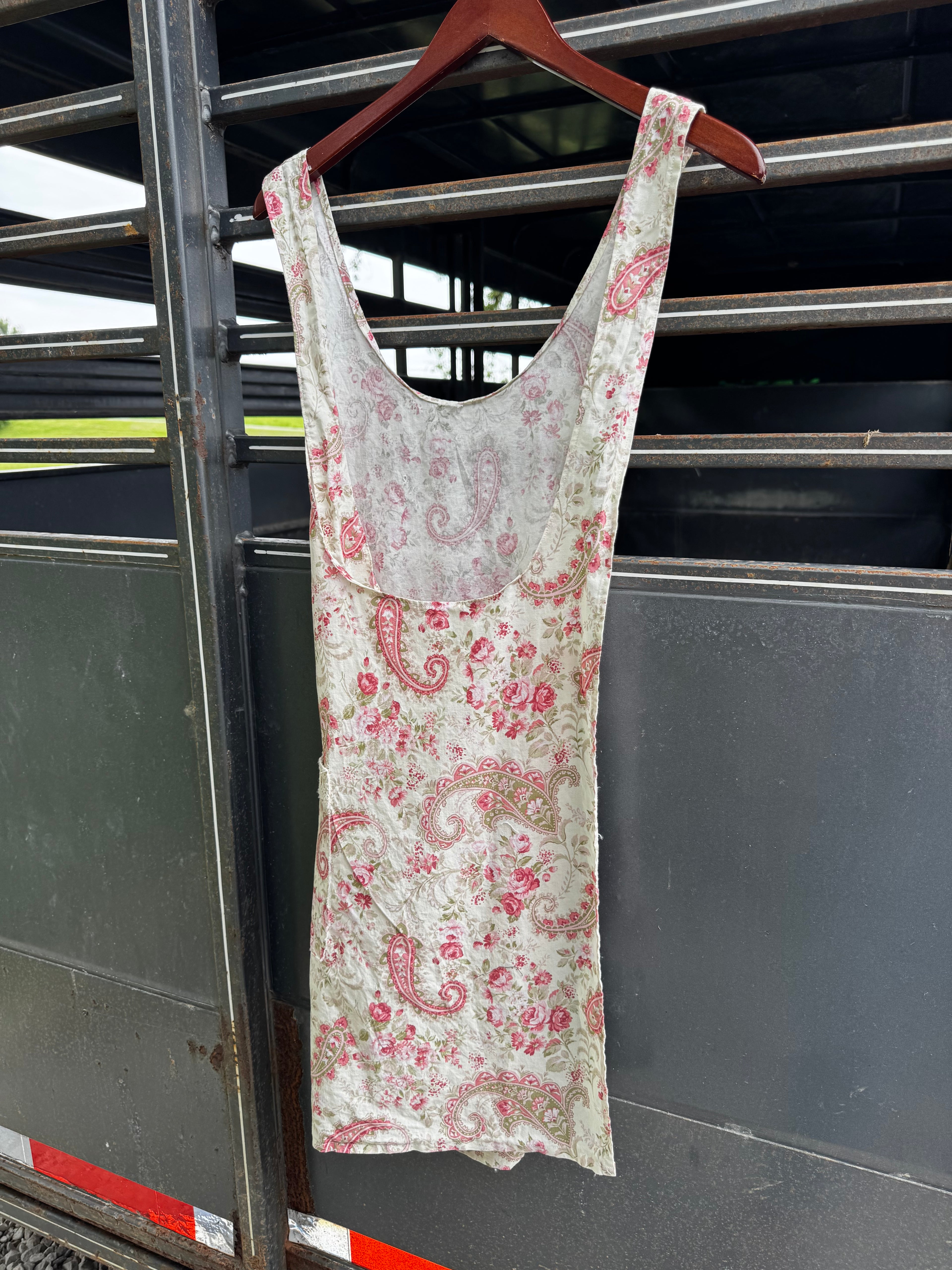 Pink Paisley w/ front pocket