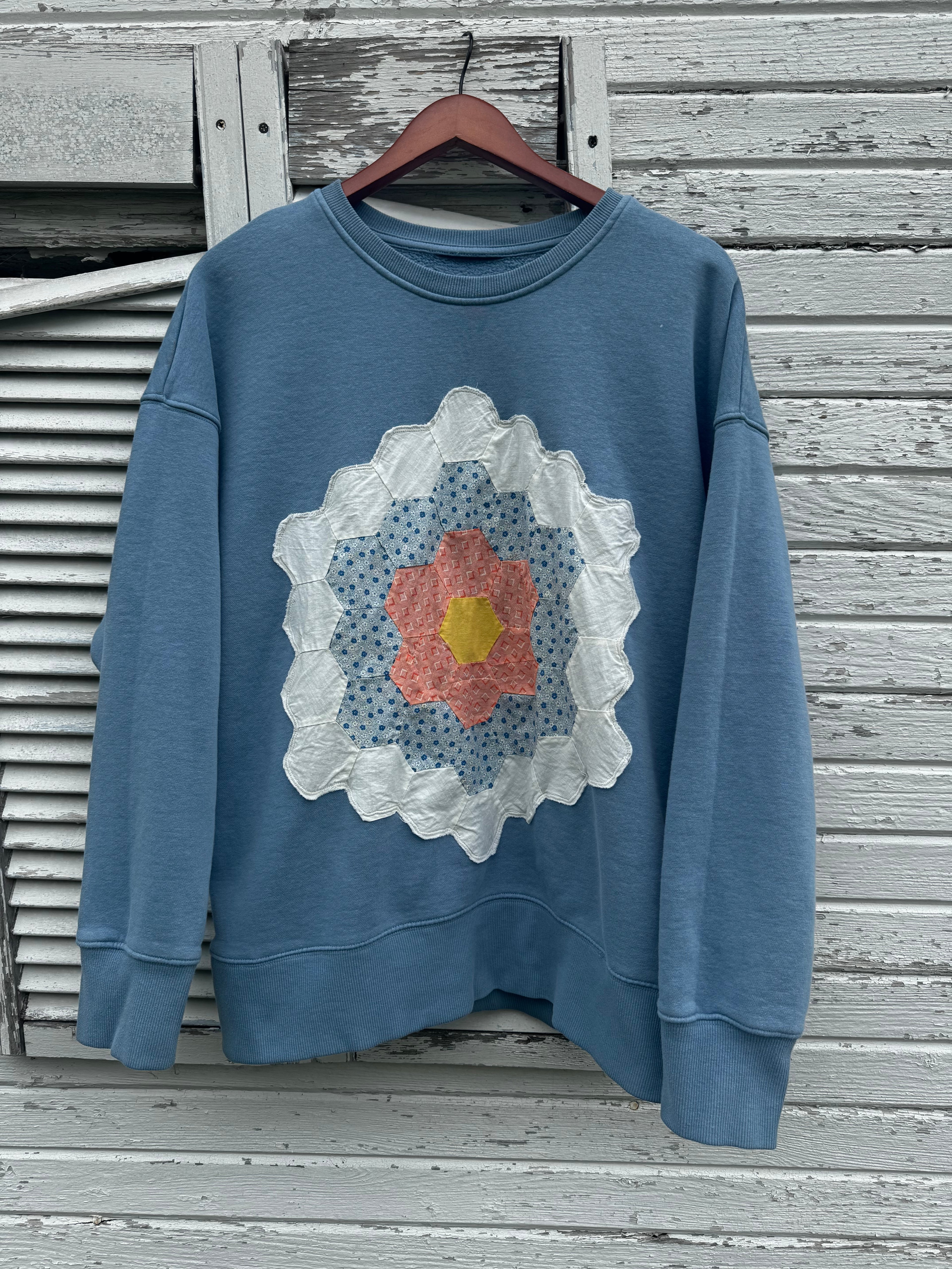 2XL Blue FlowerCrewneck