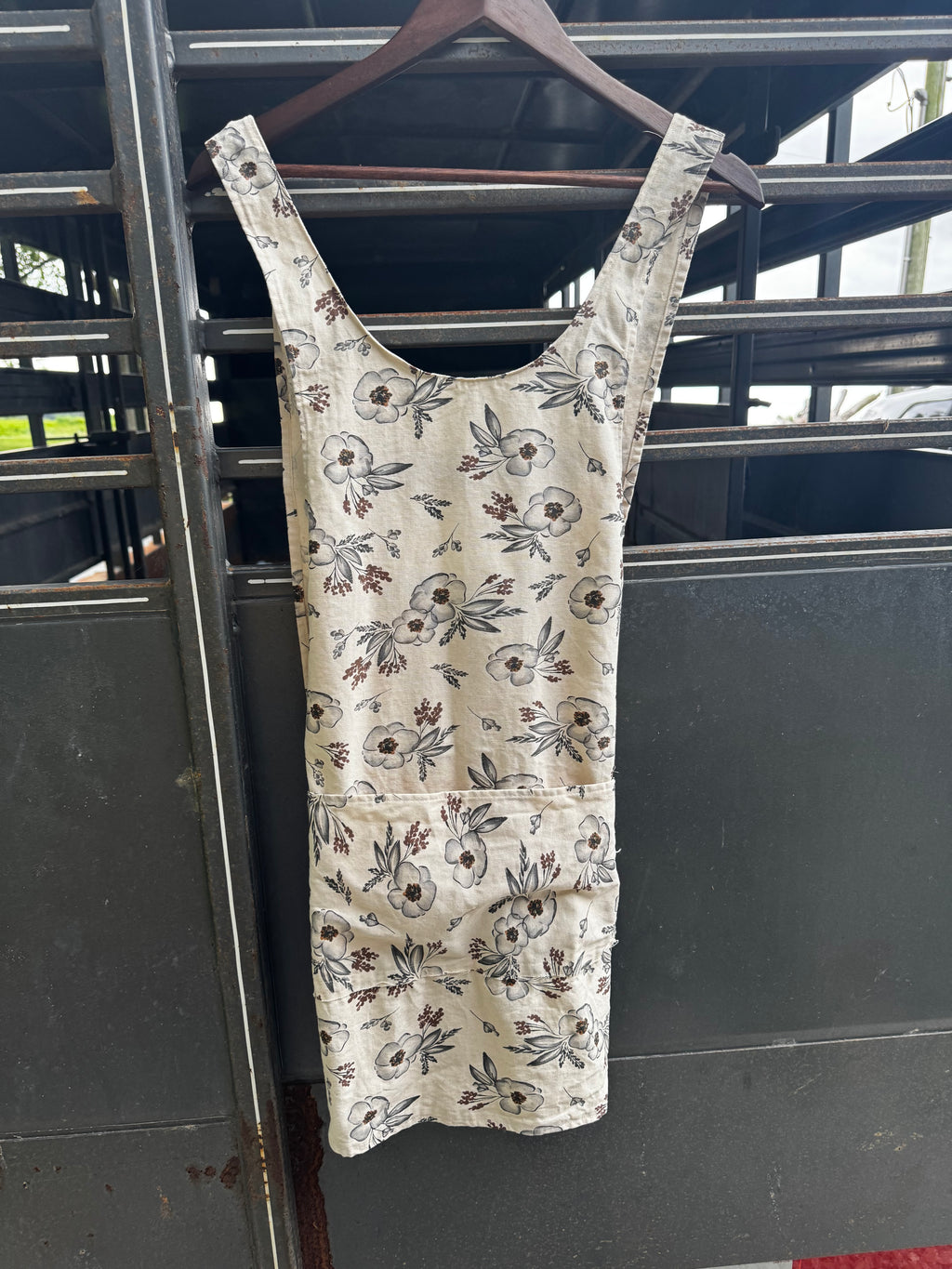 Floral Apron w Front Pocket